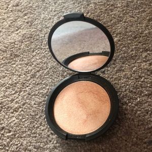 Becca Shimmering Skin Perfector- CHAMPAGNE POP